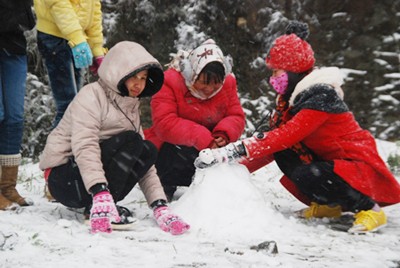 Mau Son Mountain saw more snow and ice on January 6-7, 2013(Photo: SGGP)